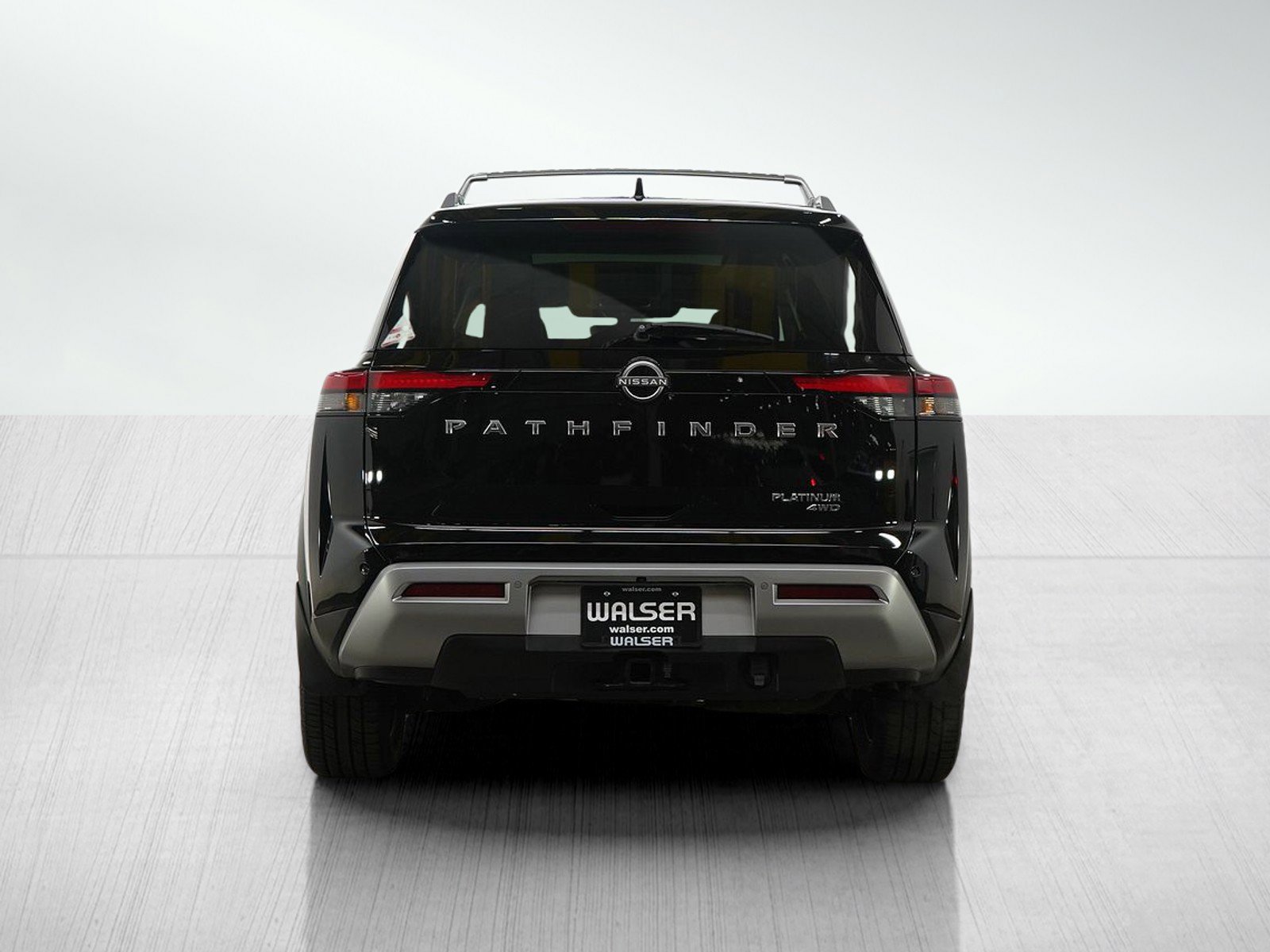 2023 Nissan Pathfinder Platinum photo 3