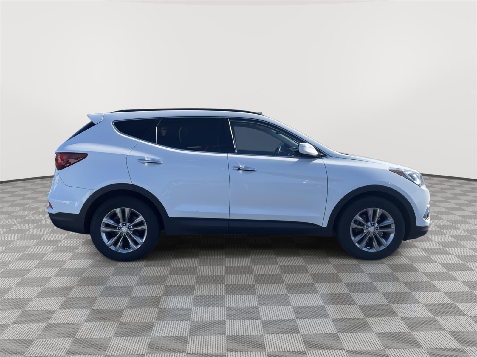 2017 Hyundai Santa Fe Sport 2.0T photo 6