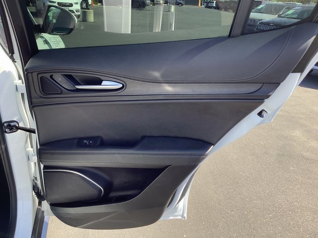 2022 Alfa Romeo Stelvio Ti Sport photo 33