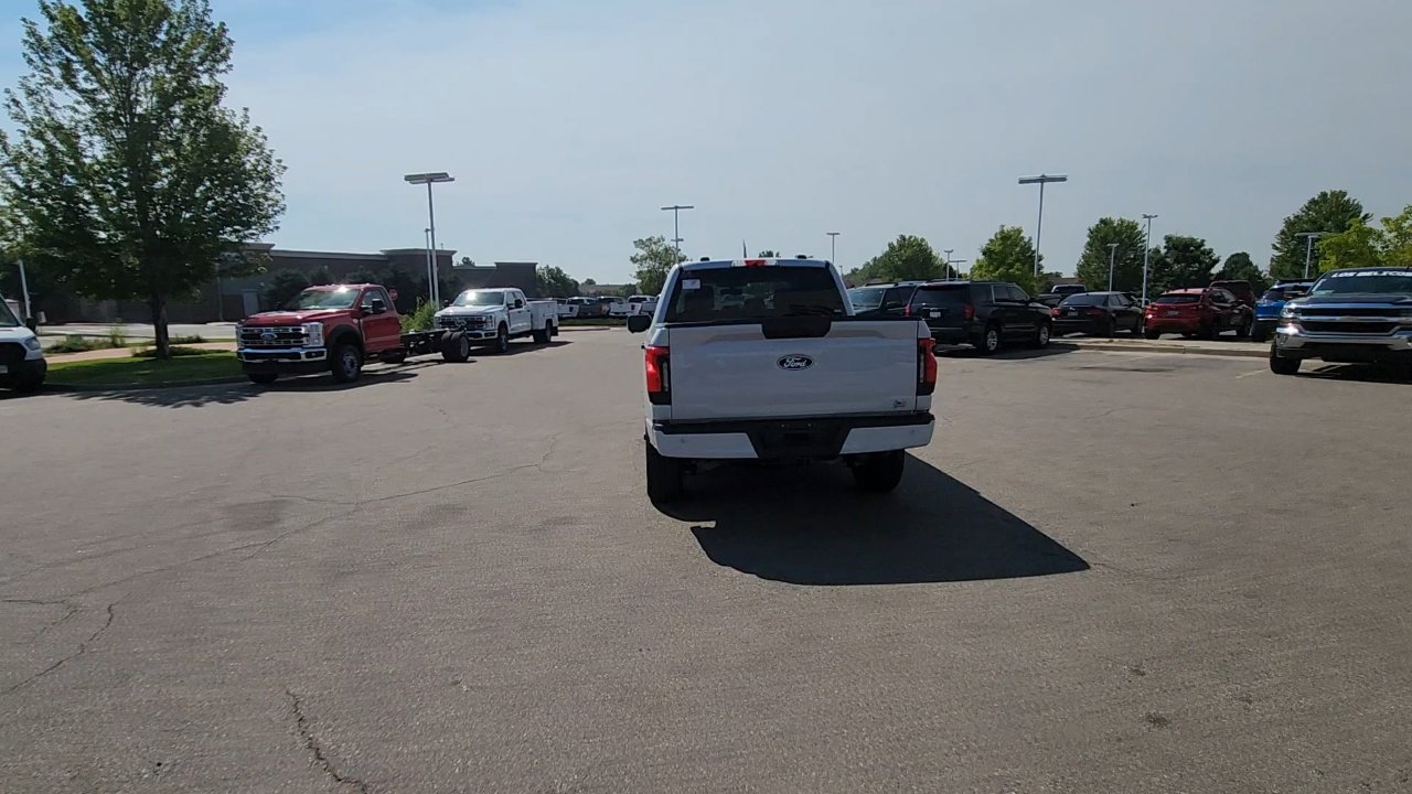 2025 Ford F-150 Lightning XLT photo 4