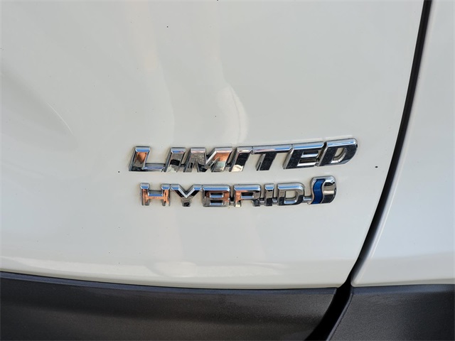 2020 Toyota RAV4 Hybrid Limited photo 4