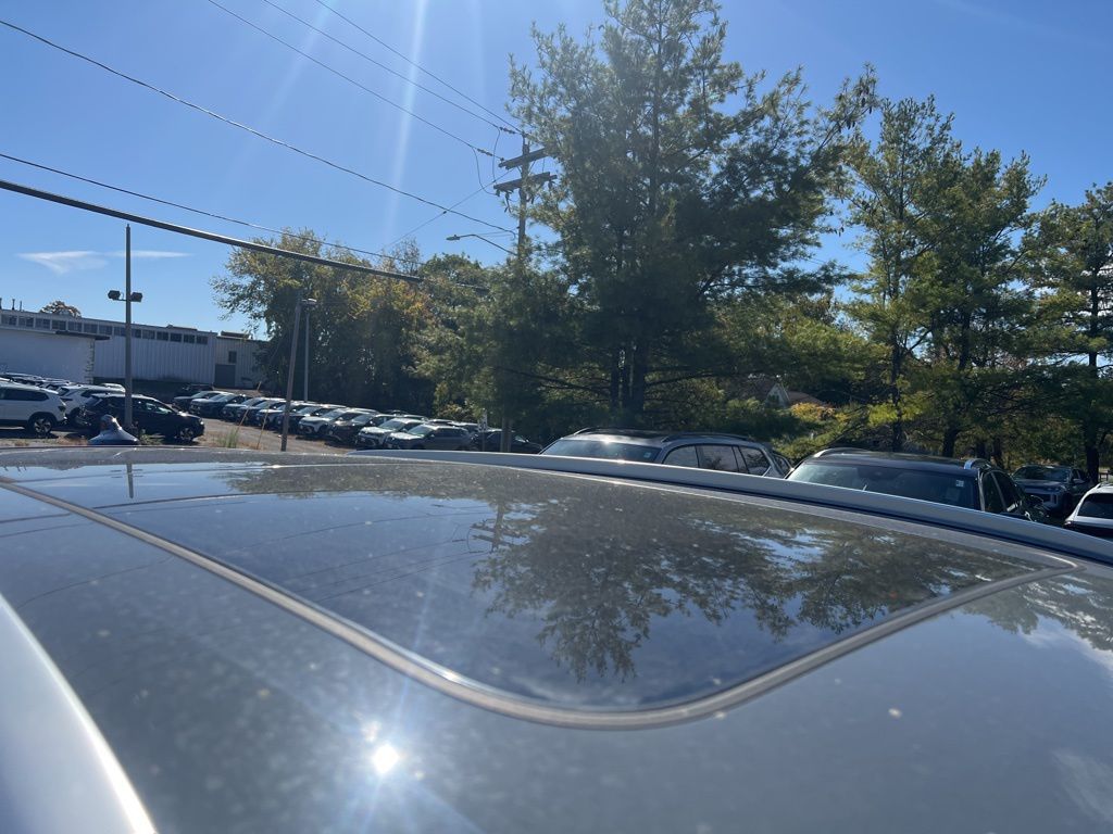 2026 Volkswagen Atlas Cross Sport SEL Premium R-Line photo 4