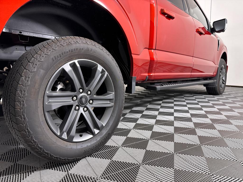 2023 Ford F-150 XLT photo 12
