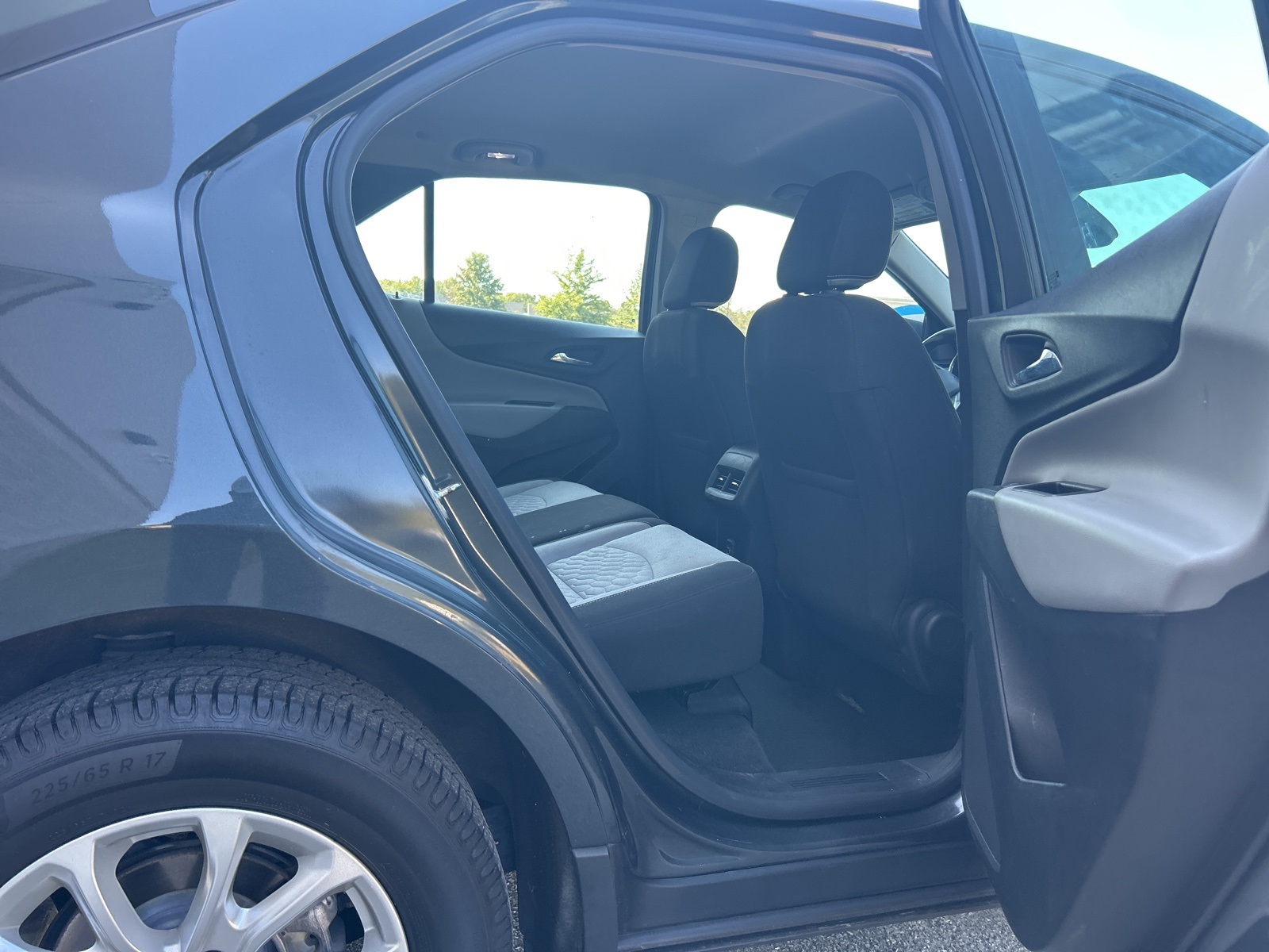 2021 Chevrolet Equinox LS photo 26