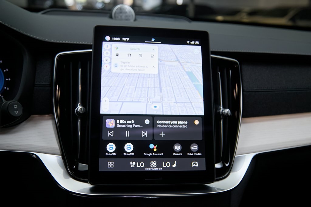 2025 VOLVO XC90 - Image 32