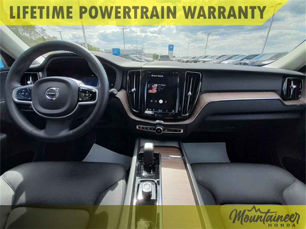 2023 Volvo XC60 B5 Plus photo 35