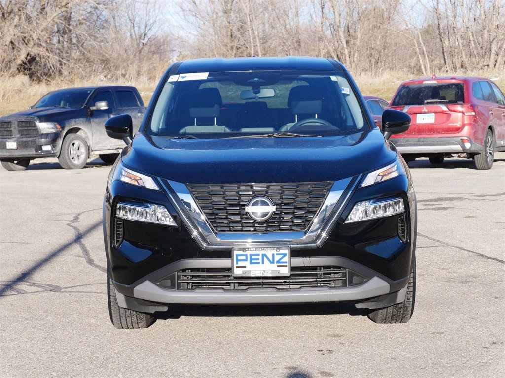 Used 2022 Nissan Rogue SV with VIN JN8BT3BBXNW330270 for sale in Rochester, Minnesota