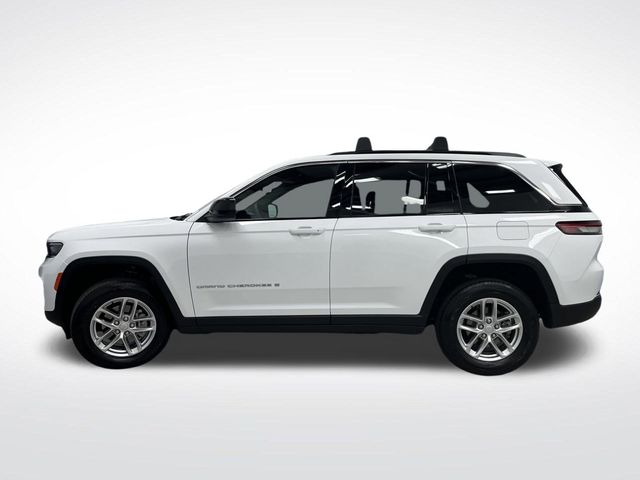 2024 Jeep Grand Cherokee Laredo photo 10