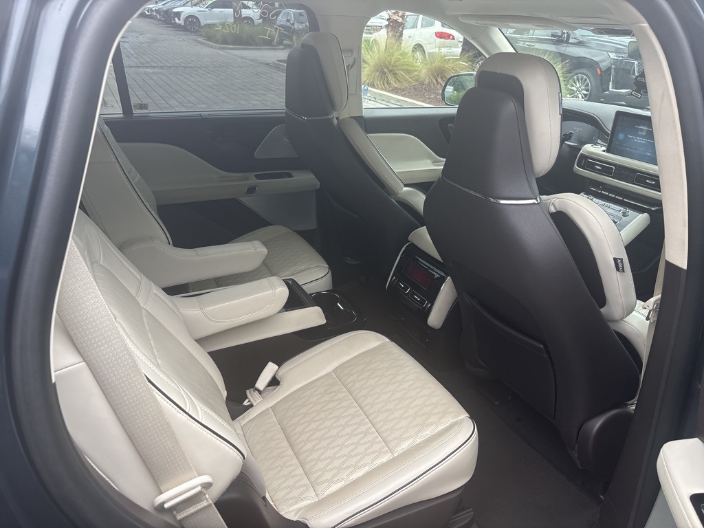 2021 Lincoln Aviator Black Label photo 15