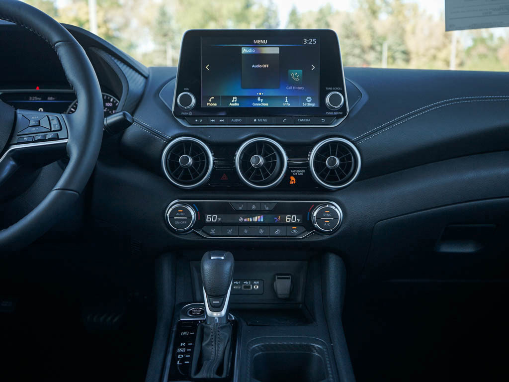 2025 Nissan Sentra SV photo 14