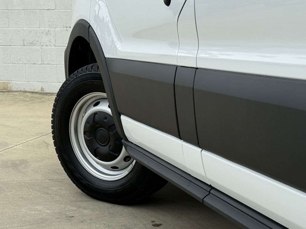 2025 Ford Transit photo 3