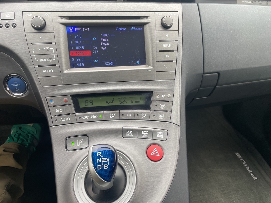 2013 Toyota Prius Two photo 3