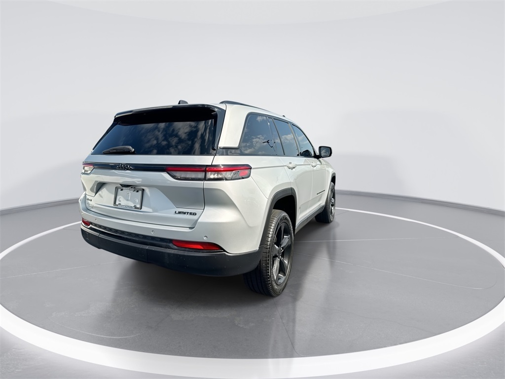 2024 Jeep Grand Cherokee Limited photo 8