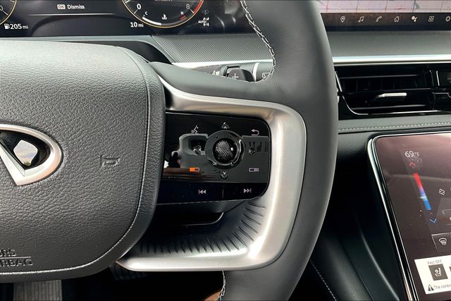 2026 Infiniti QX80 Luxe photo 19