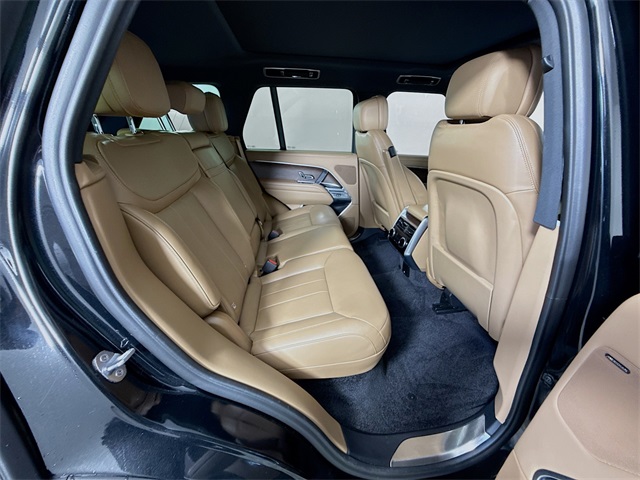 2023 Land Rover Range Rover SE photo 27