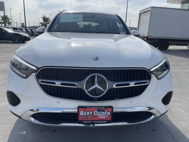 2025 Mercedes Benz GLC 300 4MATIC photo 2