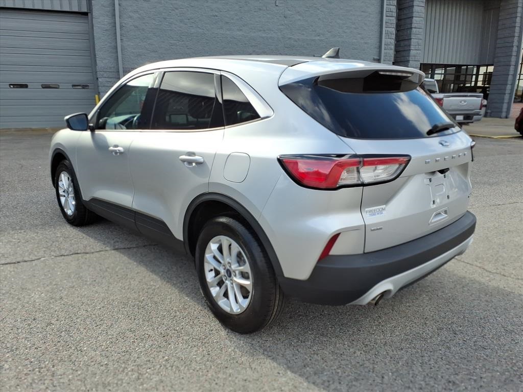 2020 Ford Escape SE photo 3