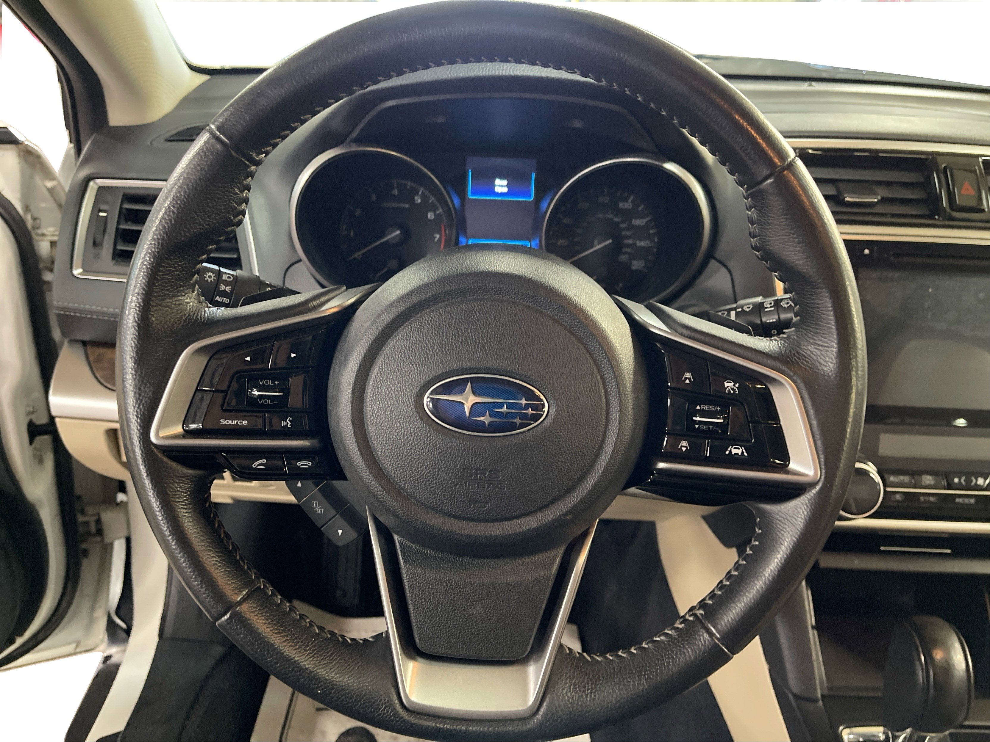 2018 Subaru Outback Limited photo 16