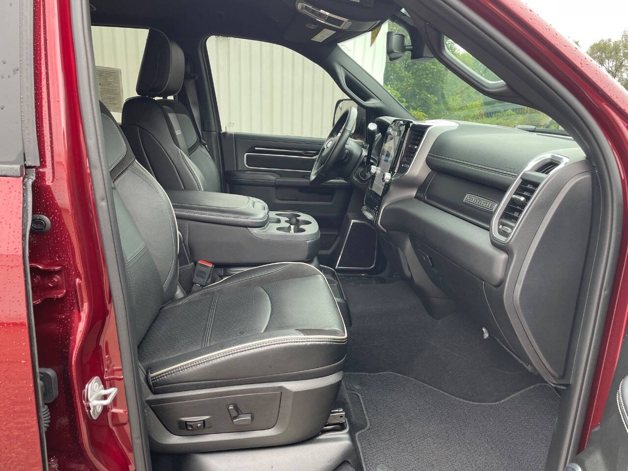 2022 Ram 2500 Laramie photo 8
