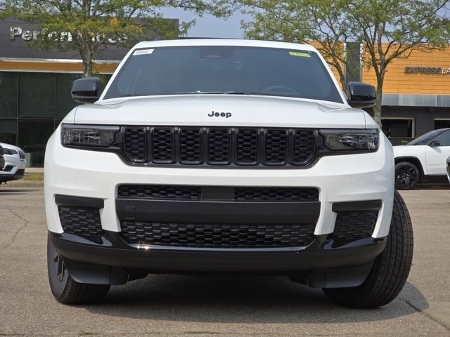 2025 Jeep Grand Cherokee Altitude X photo 2