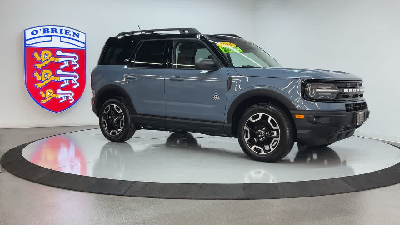 2024 Ford Bronco Sport Outer Banks photo 3