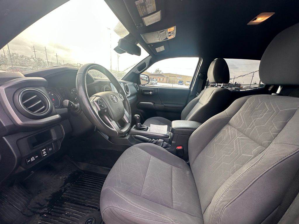 2019 Toyota Tacoma 4x4 TRD Sport Double Cab V6 photo 4