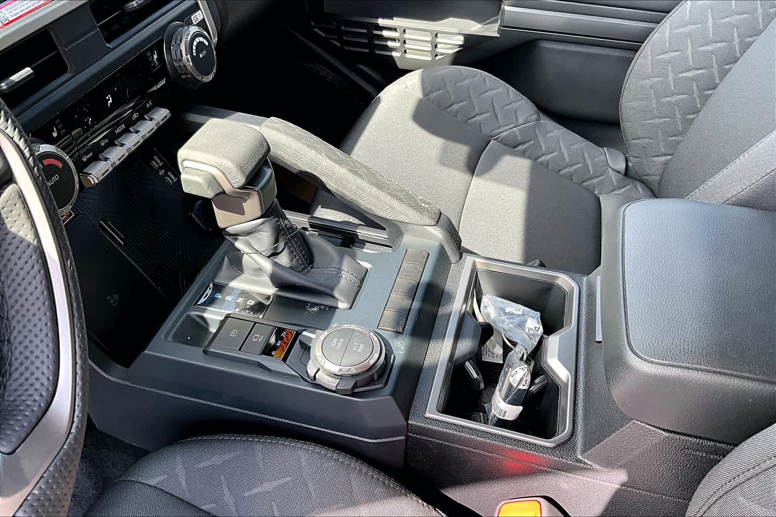 2025 Toyota Tacoma SR5 4x4 Double Cab photo 7