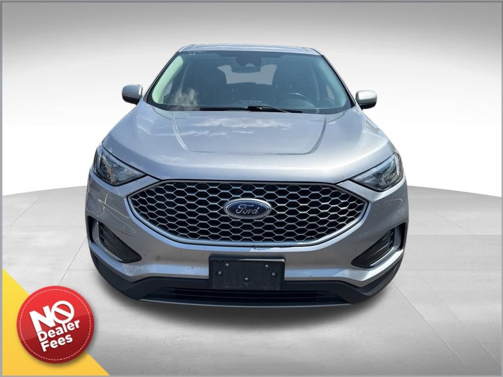 2023 Ford Edge SEL photo 2