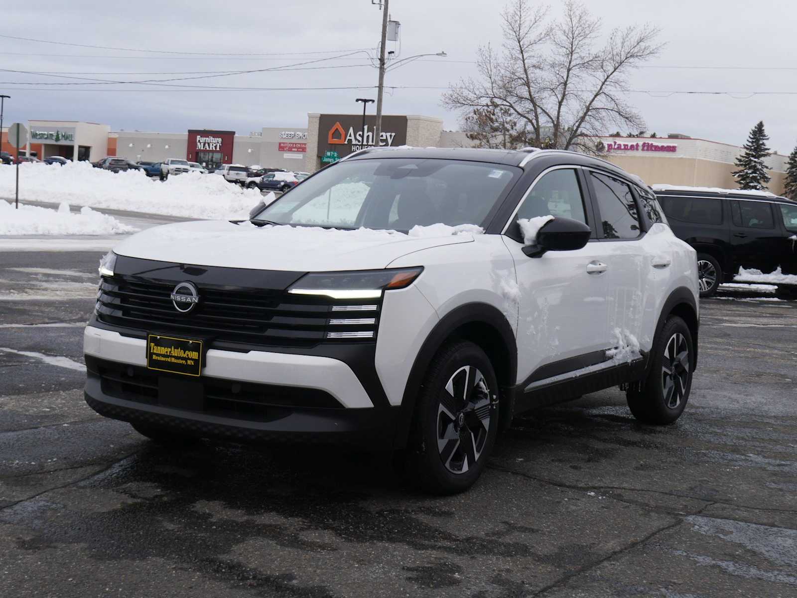 2025 Nissan Kicks SV photo 2