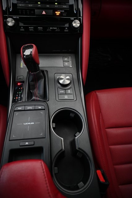 2022 Lexus IS 350 F SPORT photo 17