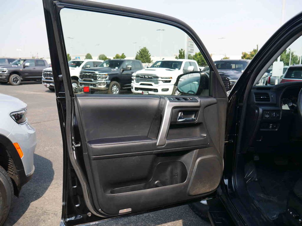 2024 Toyota 4Runner SR5 Premium photo 26