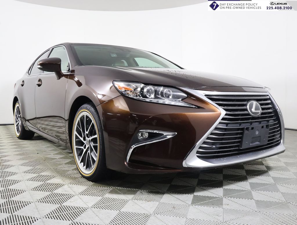 2017 Lexus ES 350's photo