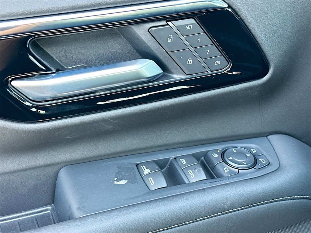 2025 Chevrolet Tahoe LT photo 13