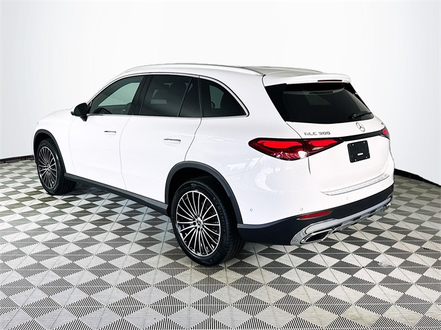 2026 Mercedes Benz GLC 300 4MATIC photo 4