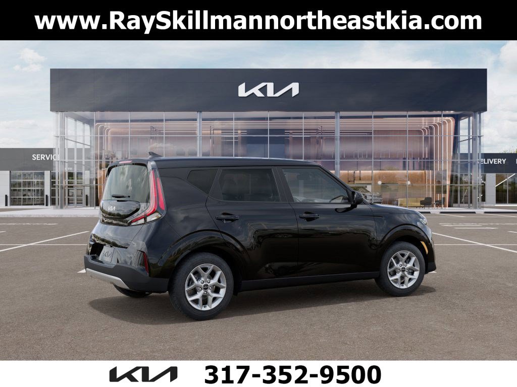 2025 Kia Soul LX photo 2