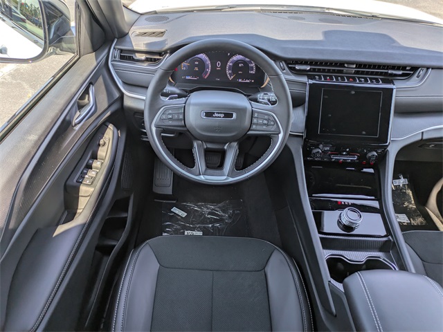 2025 Jeep Grand Cherokee Altitude X photo 16