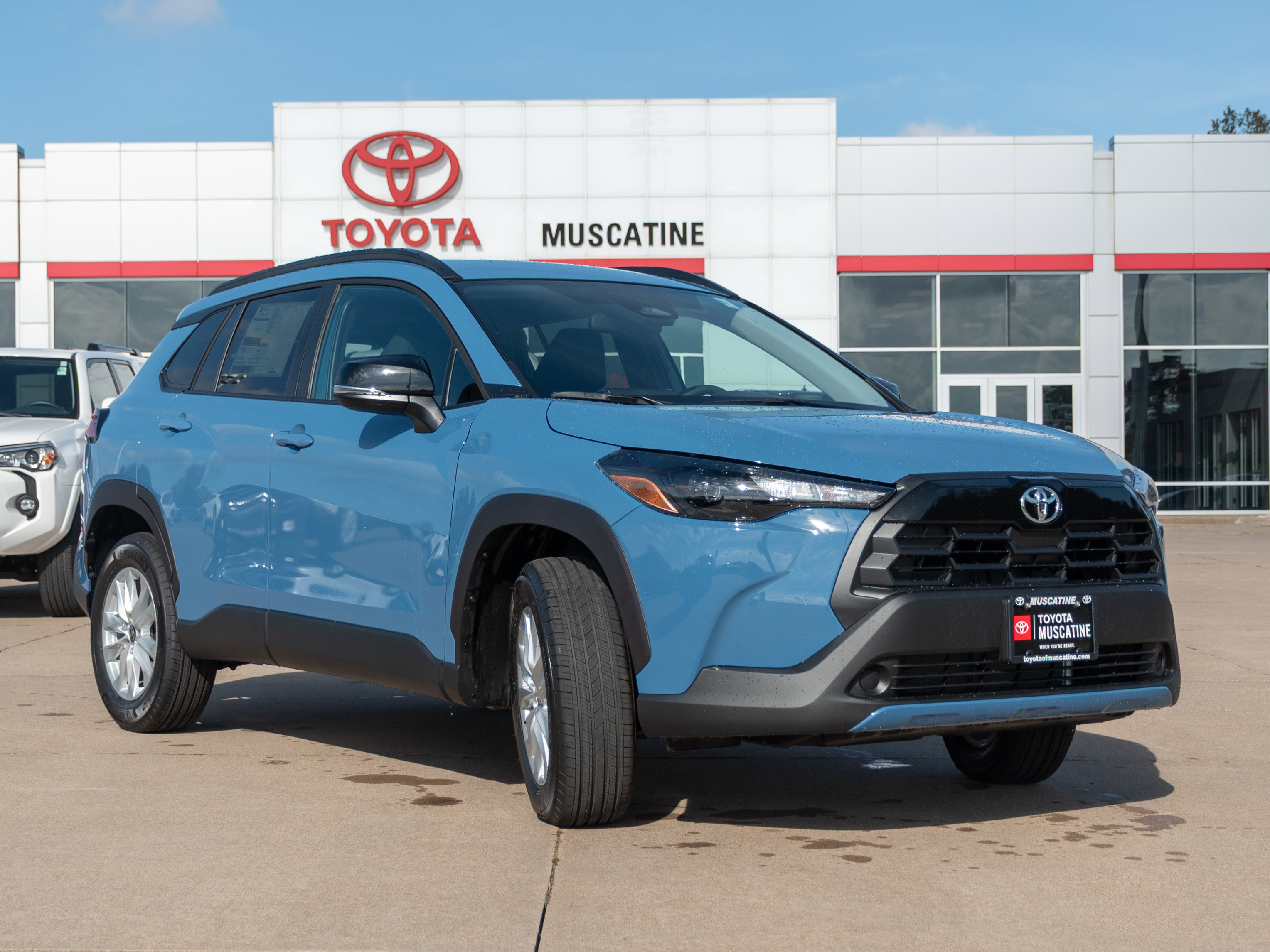 2026 Toyota Corolla Cross LE's photo