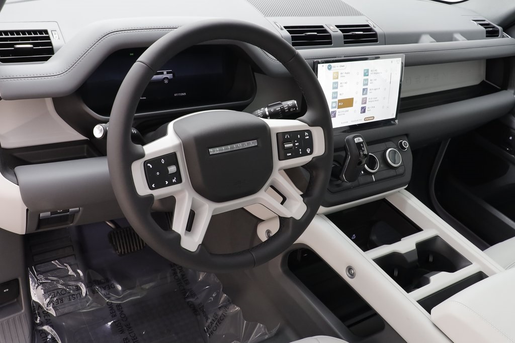 2025 Land Rover Defender 130 S photo 7