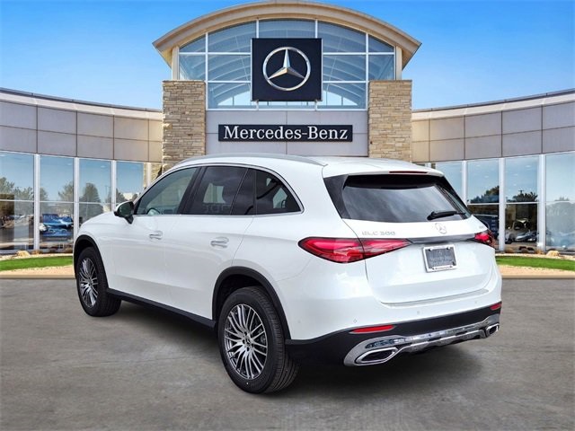 2025 Mercedes Benz GLC 300 4MATIC photo 3