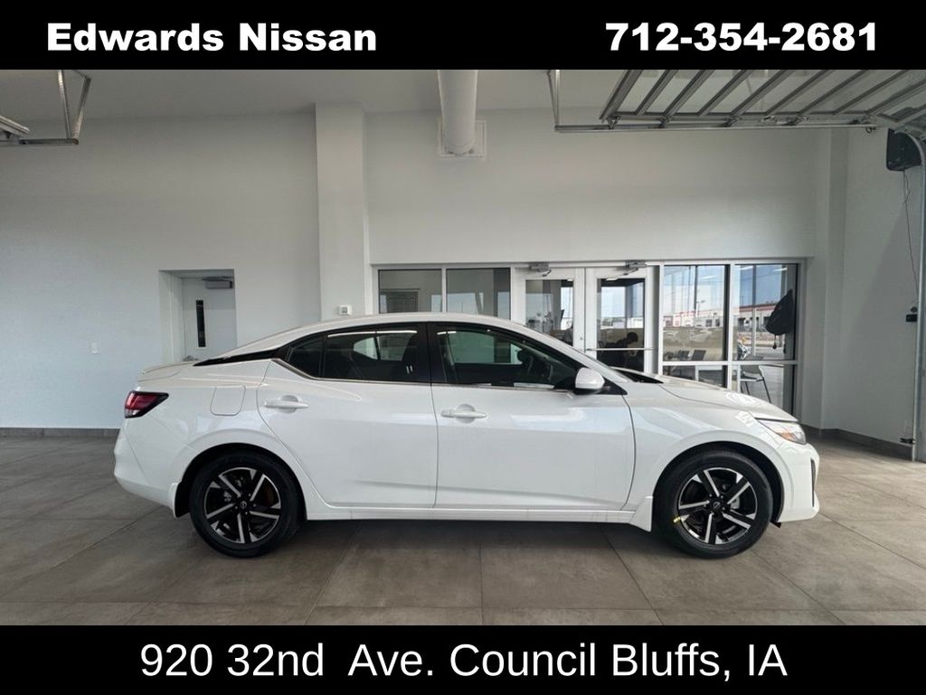 2025 Nissan Sentra SV's photo