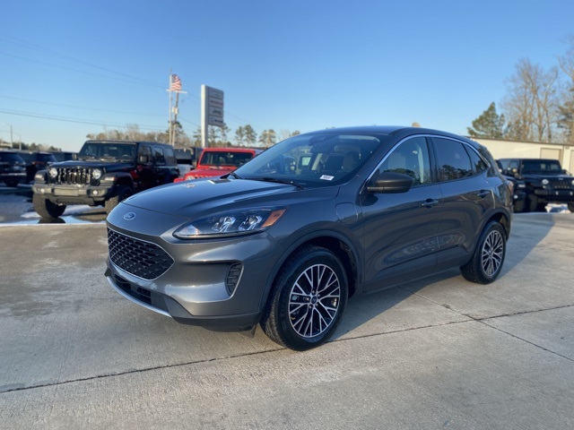 Used 2022 Ford Escape SE with VIN 1FMCU0EZ4NUA68242 for sale in Fordyce, AR