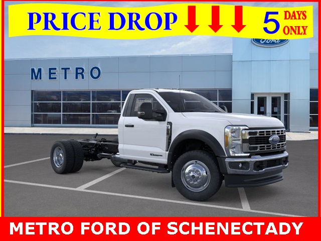 2025 Ford F-550 Super Duty Chassis Cab XL's photo