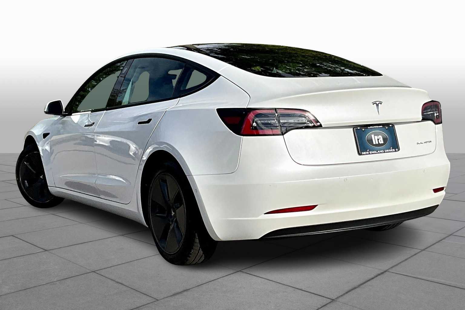 2022 Tesla Model 3 Long Range photo 9