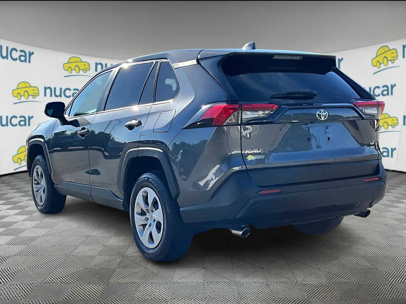 2023 Toyota RAV4 LE photo 2