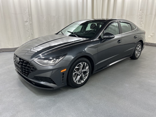 2022 Hyundai Sonata SEL photo 2