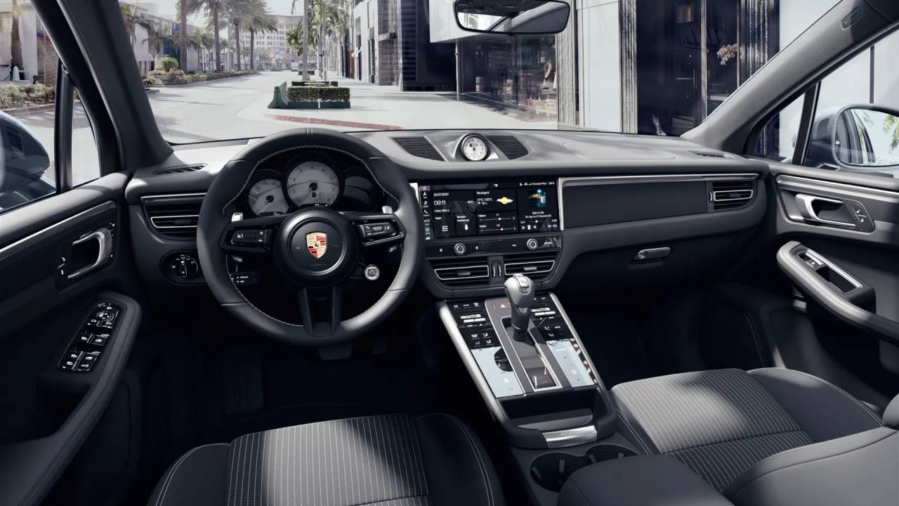 2023 Porsche Macan T photo 5