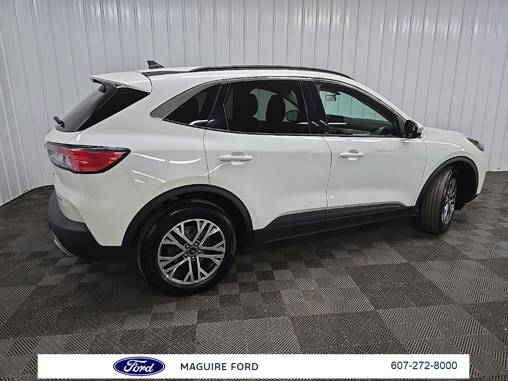 2022 Ford Escape SEL photo 2