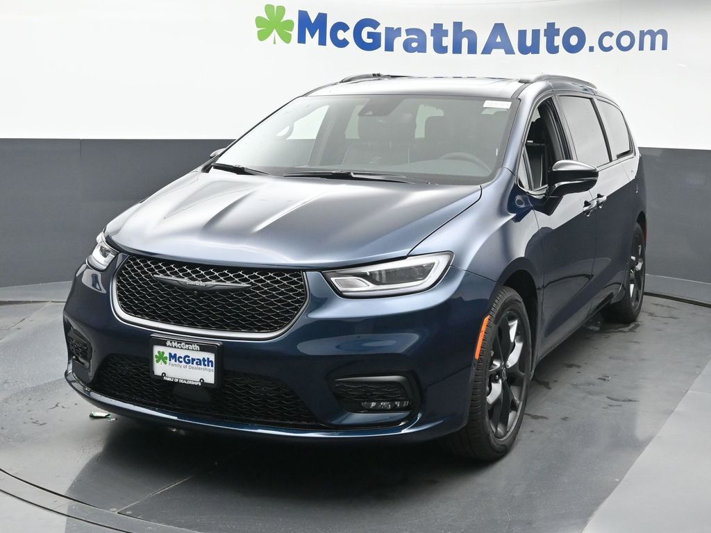 2025 Chrysler Pacifica Limited photo 17