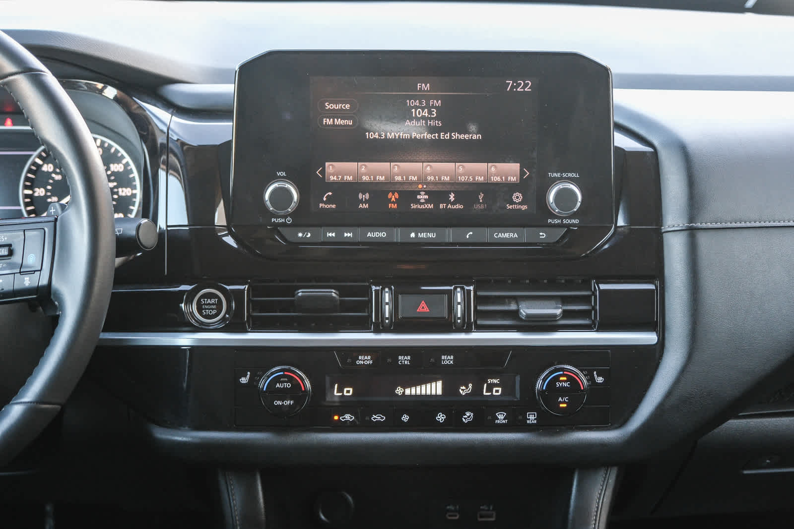 2022 Nissan Pathfinder SV photo 11