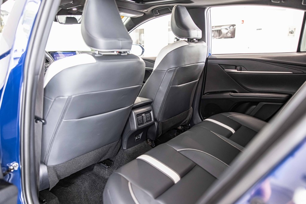 2025 TOYOTA CAMRY - Image 33
